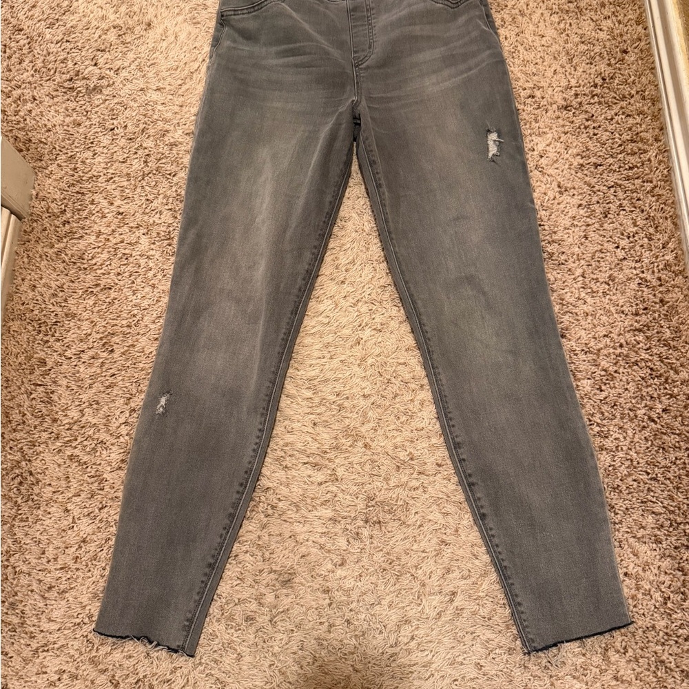 SPANX Skinny Jeans in Faded Grey with Distressed Details